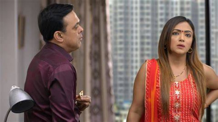 Watch Rajesh And Vandana's Sneaky Go At Romance Full HD Video Clips on