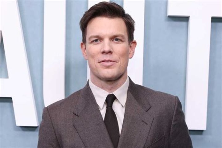 Who is Jake Lacy's Wife Lauren Deleo? Her Age, Family & More