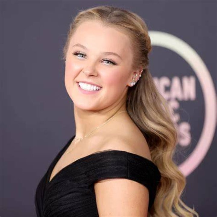 Who is Jojo Siwa? Wiki Son, Net Worth, Real Name, Nationality, Married