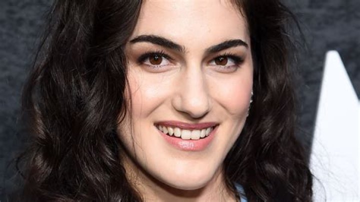 Who Plays Clara Brewer On Yellowstone?