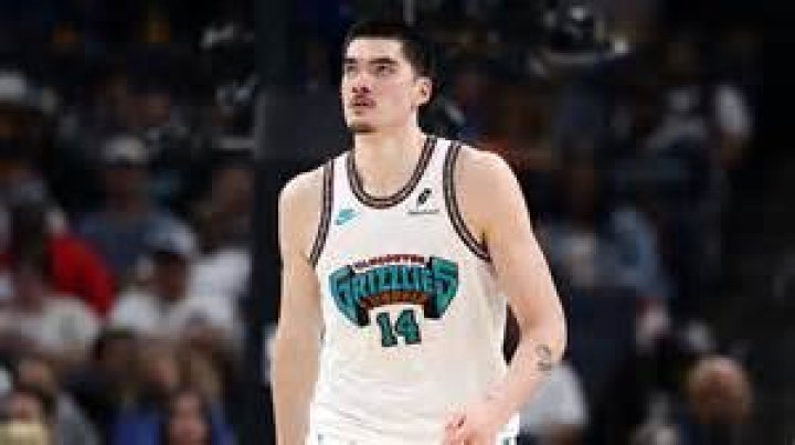 Zach Edey's unlikely path to college basketball's most interesting
